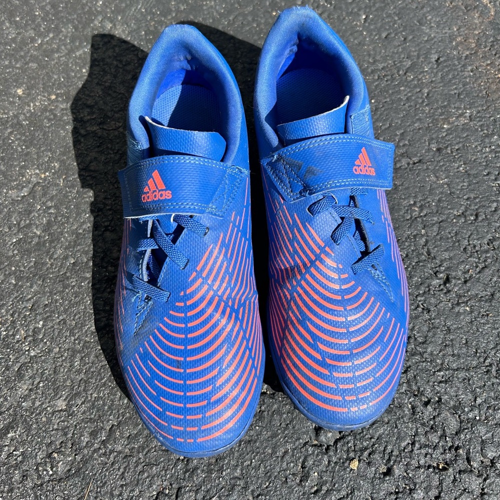 Adidas predator turf cleats size 5Y kids